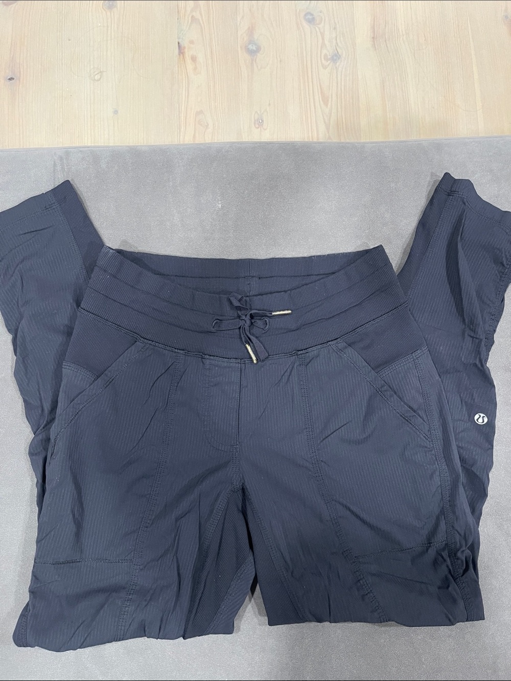 lululemon athletica Women's Ankle Cropped Pants in black